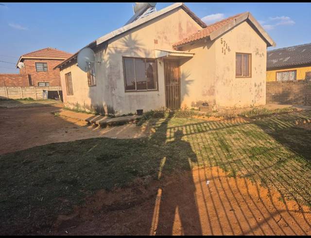 2 BEDROOM HOUSE FOR SALE IN LENASIA SOUTH